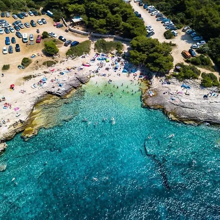 Mit Privatpool Fuer 8 Personen Ca 100 Qm In Pavicini, Istrien Suedkueste Von Istrien