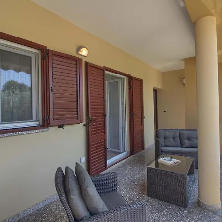 Mit Privatpool Fuer 8 Personen Ca 100 Qm In Pavicini, Istrien Suedkueste Von Istrien Ferienhaus