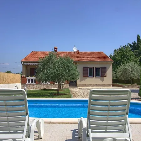 Mit Privatpool Fuer 8 Personen Ca 100 Qm In Pavicini, Istrien Suedkueste Von Istrien