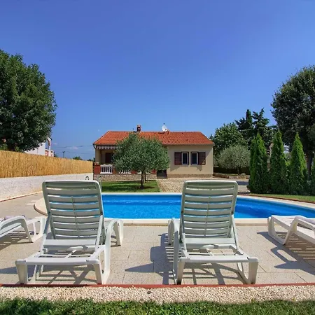 Mit Privatpool Fuer 8 Personen Ca 100 Qm In Pavicini, Istrien Suedkueste Von Istrien * Pavicini