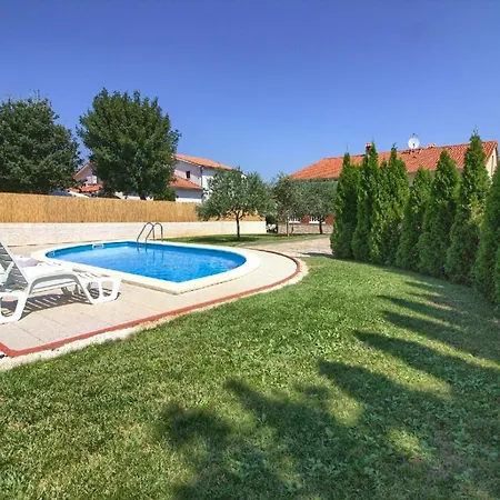Holiday home Mit Privatpool Fuer 8 Personen Ca 100 Qm In Pavicini, Istrien Suedkueste Von Istrien Pavicini